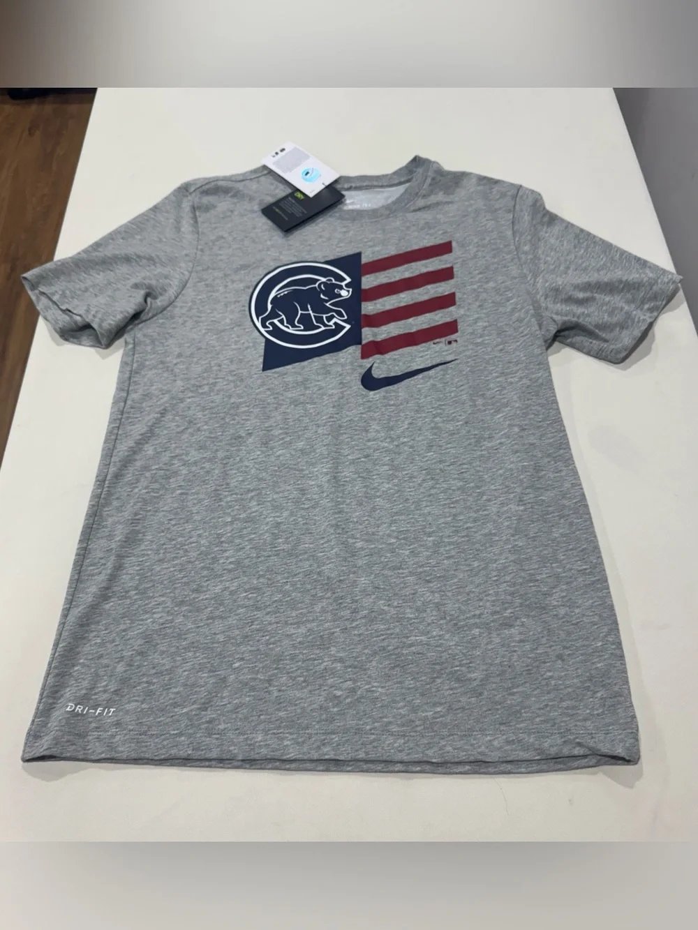 Nike NWT  Chicago Cubs Patriotic Nike Tee‎ Large Gray MLB Flag Logo DriFit